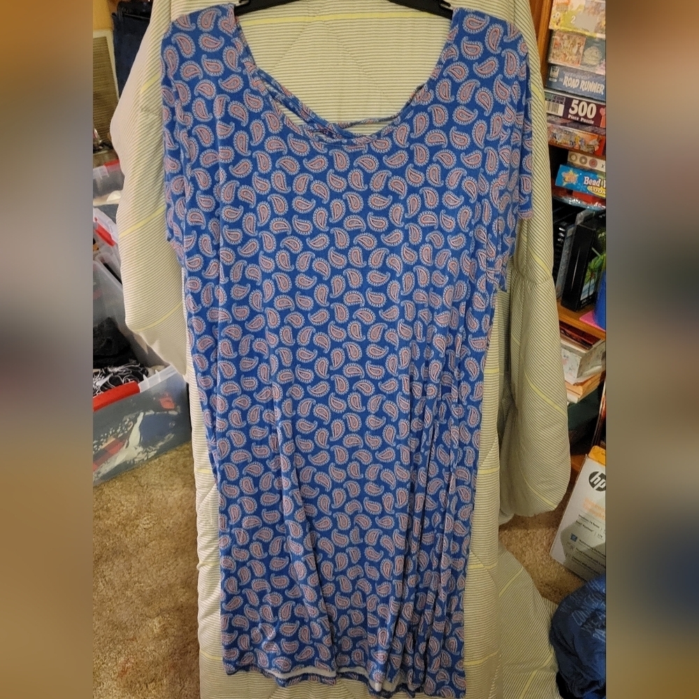 Sleeps hurt Blue Paisley 3XL Short Sleeve Criss Cross Back